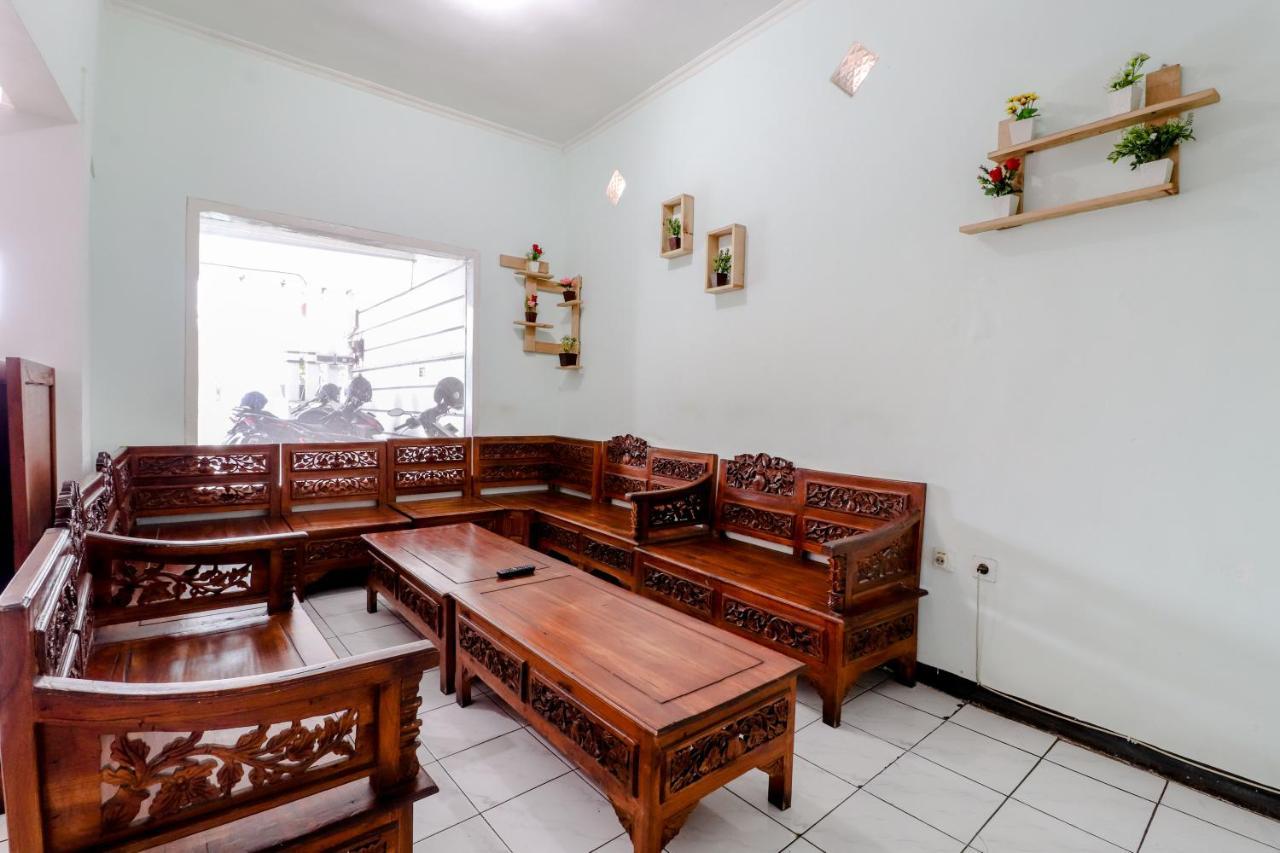 Hotel Bintang Маланг Екстер'єр фото