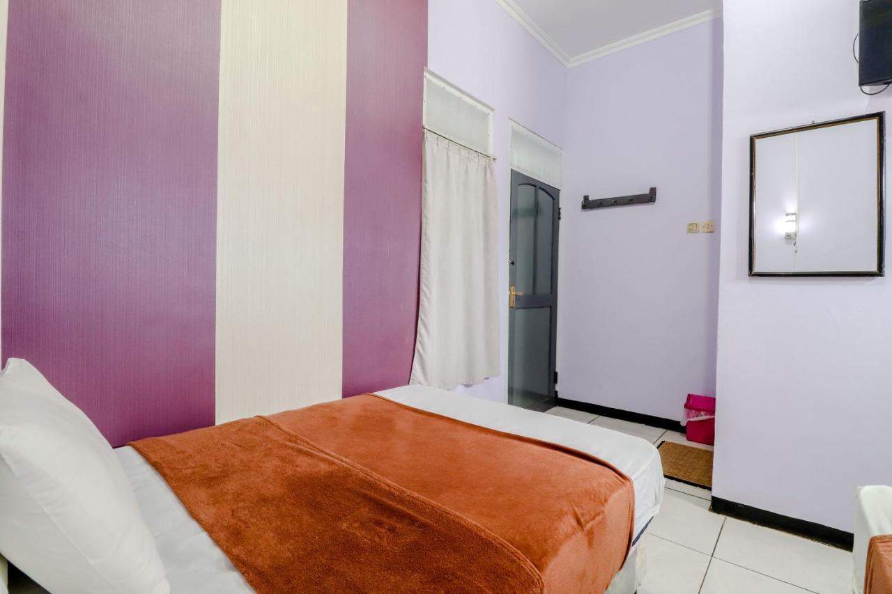 Hotel Bintang Маланг Екстер'єр фото
