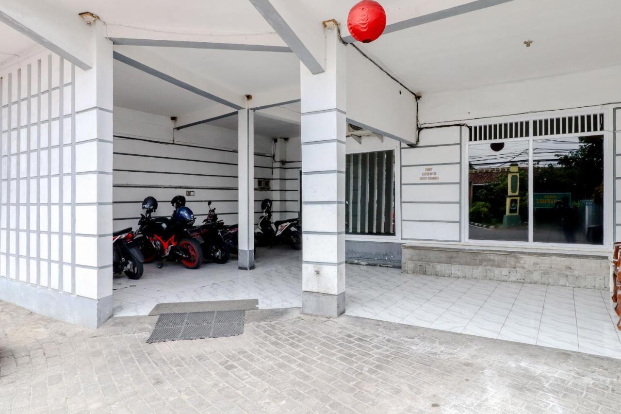 Hotel Bintang Маланг Екстер'єр фото