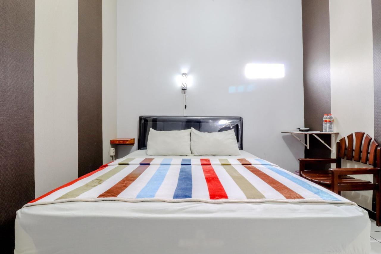 Hotel Bintang Маланг Екстер'єр фото