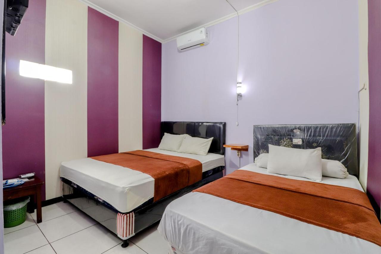Hotel Bintang Маланг Екстер'єр фото