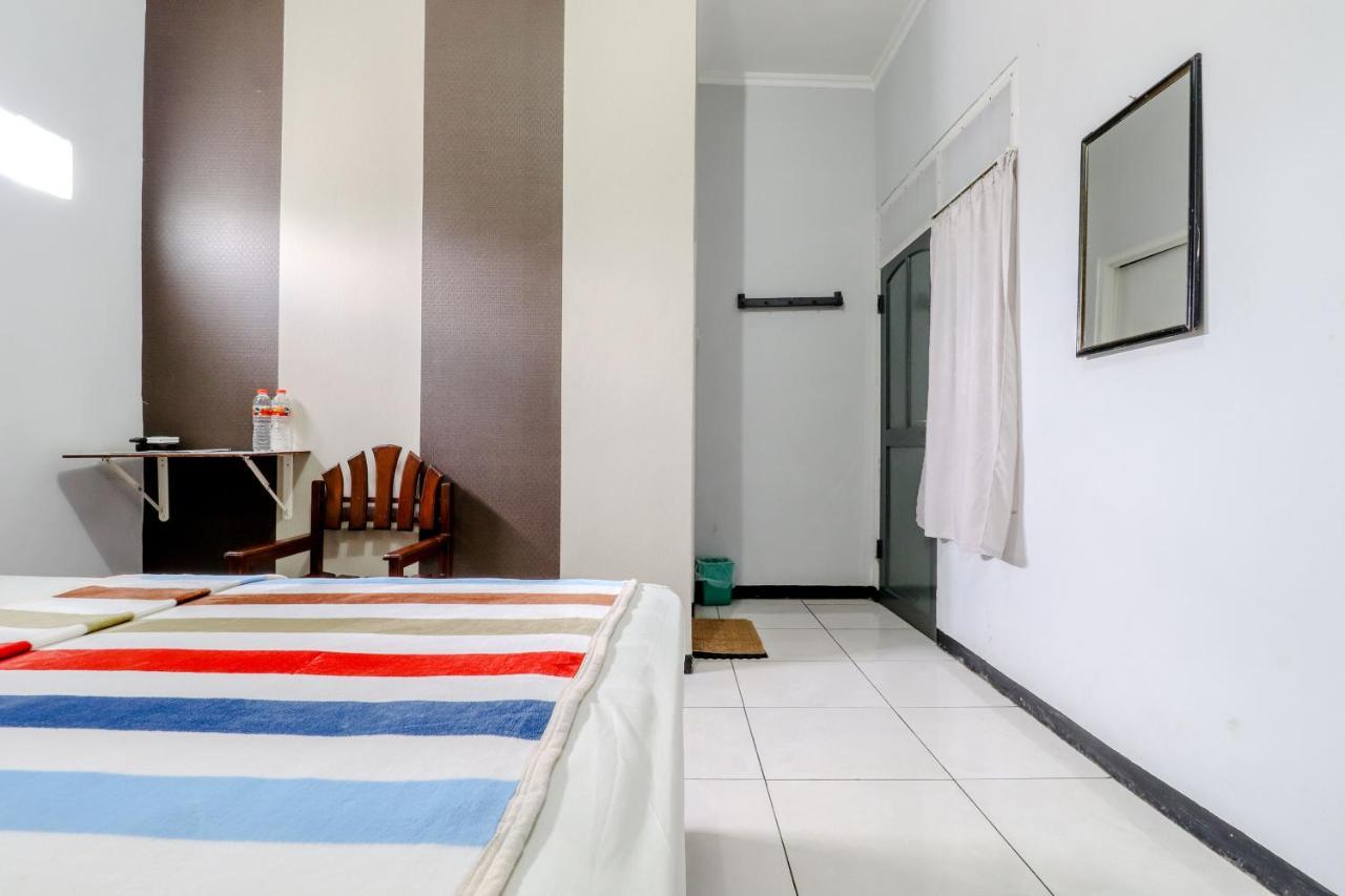 Hotel Bintang Маланг Екстер'єр фото