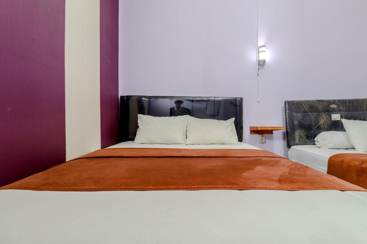 Hotel Bintang Маланг Екстер'єр фото