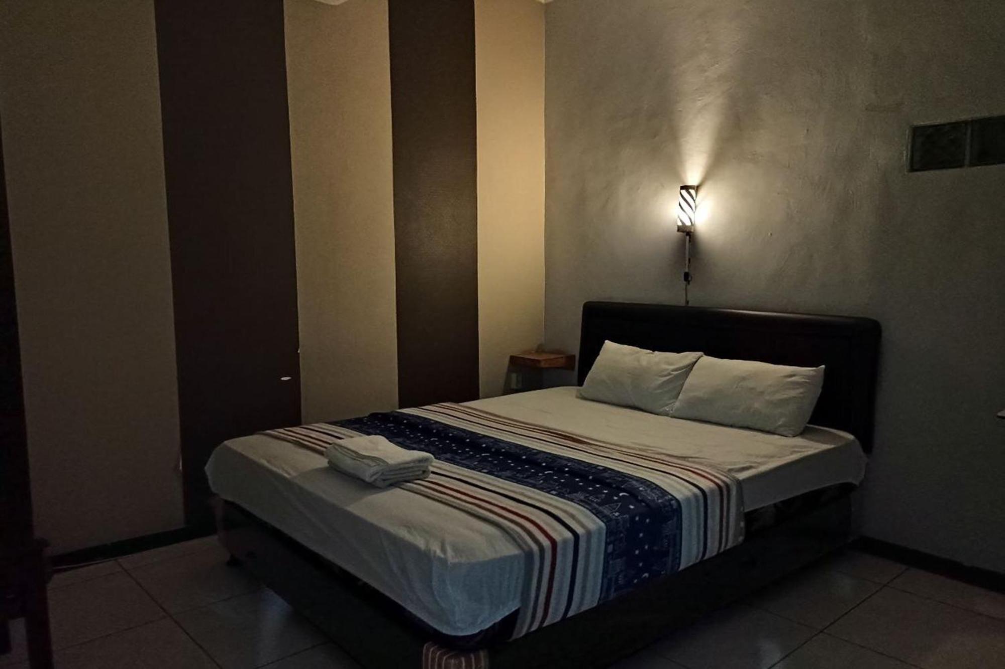 Hotel Bintang Маланг Екстер'єр фото