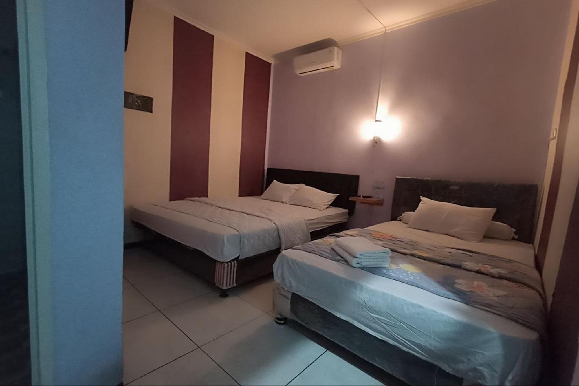 Hotel Bintang Маланг Екстер'єр фото